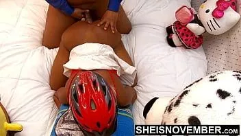 Reproduzir Você me deve sexo por ter comprado seu almoço, vagabunda! inocente spinner sheisnovember o melhor amigo masculino exige um estilo cachorrinho e seios pretos grandes mamilos chupando e aréolas lambendo após encontro público e conversando depois taboosex por msnovember