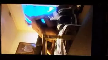 Reproduzir Eu estava brincando com ele, mas não achei que ele faria isso, tive que deixá-lo