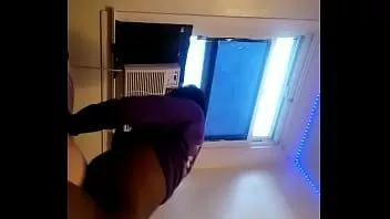 play Cd começa a chupar papai preto e encimado por cima