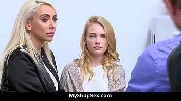 play Adolescente e sua mãe sendo punidas por roubo