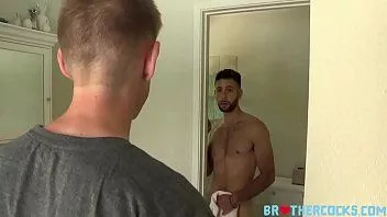 Reproducir Cómeme el culo o se lo diré a mamá: chantajeando a mi hermanastro para que folle