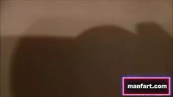 play কালো বন্ধু টিভি সামনে একটি সাদা কুত্তা fucked
