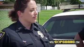 play Milf-uri excitate cu sâni mari sug un bbc public.