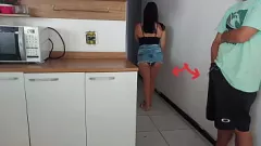 Afspelen Risicovolle seks met de beste vriend van mijn man - Latina MILF handjob