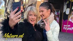 Reproducir Milf Amy Hart de 56 años y adolescente Francesca DiCaprio en un apasionado encuentro lesbianas