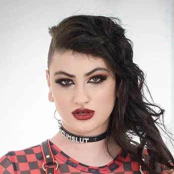 قناة Lydia Black